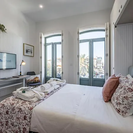 Apartment Lovely Balcony Downtown